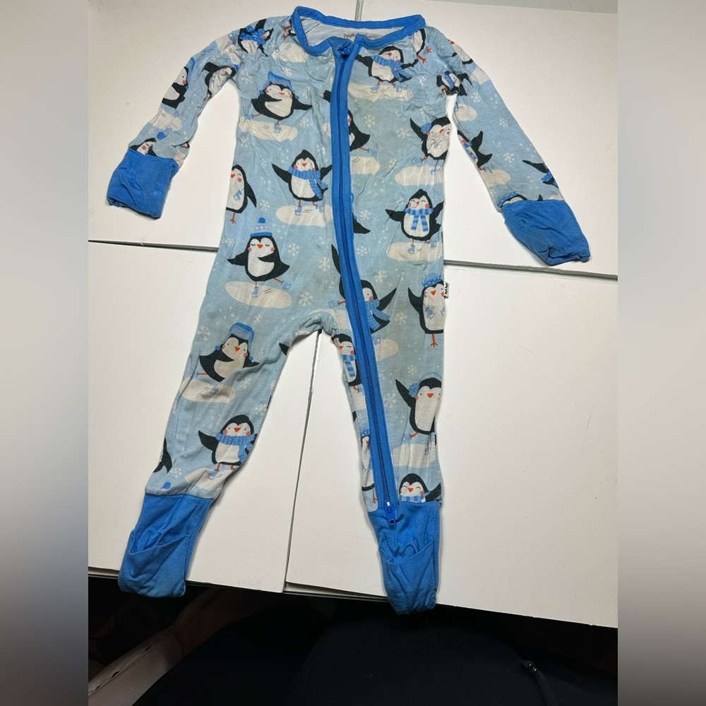 LITTLE SLEEPIES Penguins